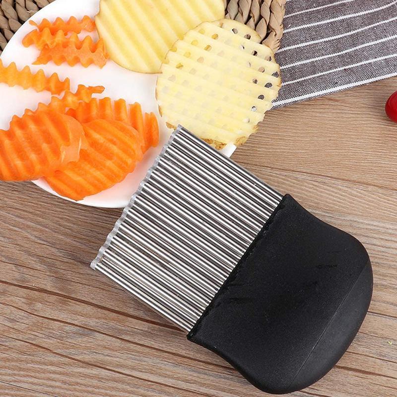 🥳2026 HOT SALE🥳💞50K+ SOLD! 🔥🥔 BUY 2 GET 1 FREE! Wave Potato Cutter – Stainless steel blade, crinkle & waffle cuts. No batteries needed – perfect for chips, veggies & garnishes! 🔪✨