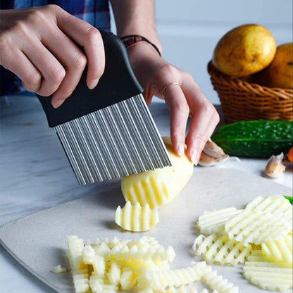 🥳2026 HOT SALE🥳💞50K+ SOLD! 🔥🥔 BUY 2 GET 1 FREE! Wave Potato Cutter – Stainless steel blade, crinkle & waffle cuts. No batteries needed – perfect for chips, veggies & garnishes! 🔪✨